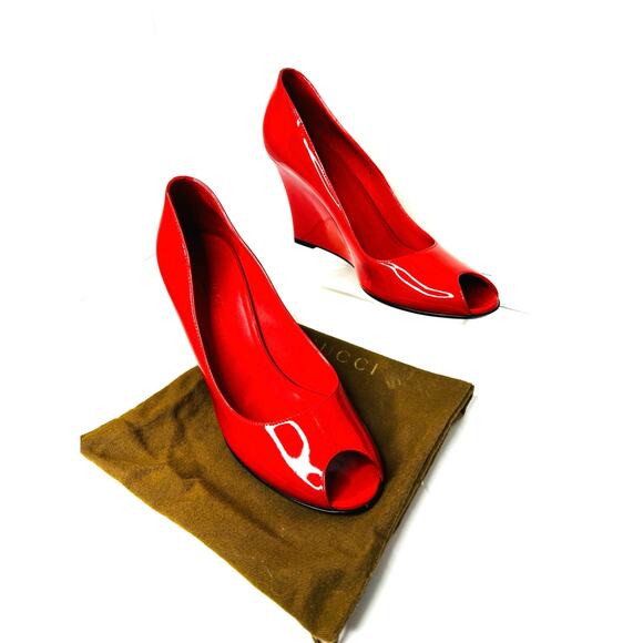 Gucci Red Patent Leather Peep Toe Wedge Sandals heels Size 9B Made in Italy - Picture 1 of 9
